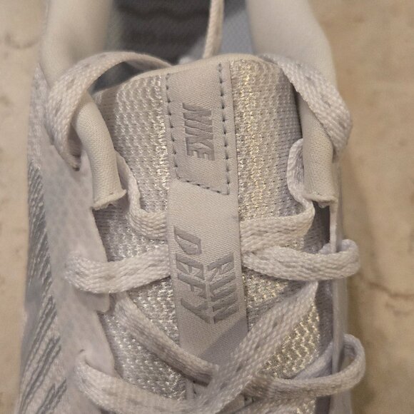 Brand New Nike Run Defy HM9594-100 Men's White Size 9.5 Shoes - Picture 6 of 9